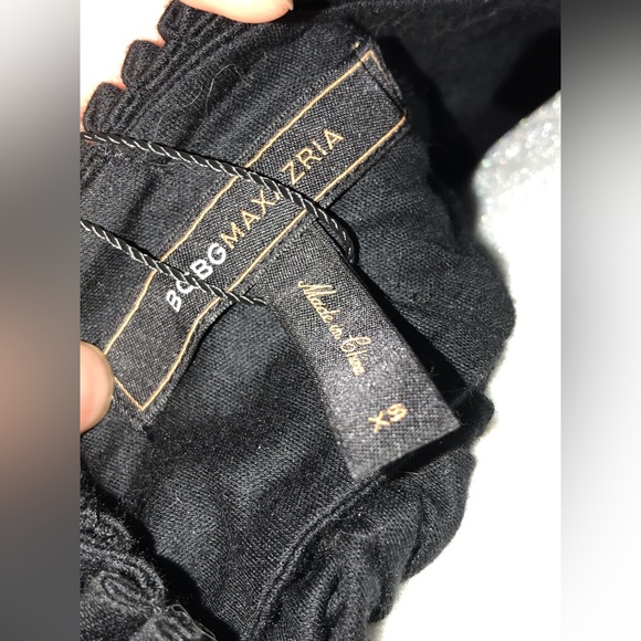 BCBGMAXAZRIA SIZE XS 00’s style dress/ gold hardware embellishments on collar - Picture 3 of 5